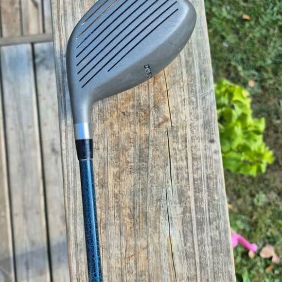 Dunlop Fuzzy Zoeller Driver - 10° Loft - Graphite Mid-Firm Flex - RH - 44" - Picture 2 of 6